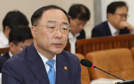 홍남기 부총리 겸 기획재정부 장관(사진=연합뉴스)